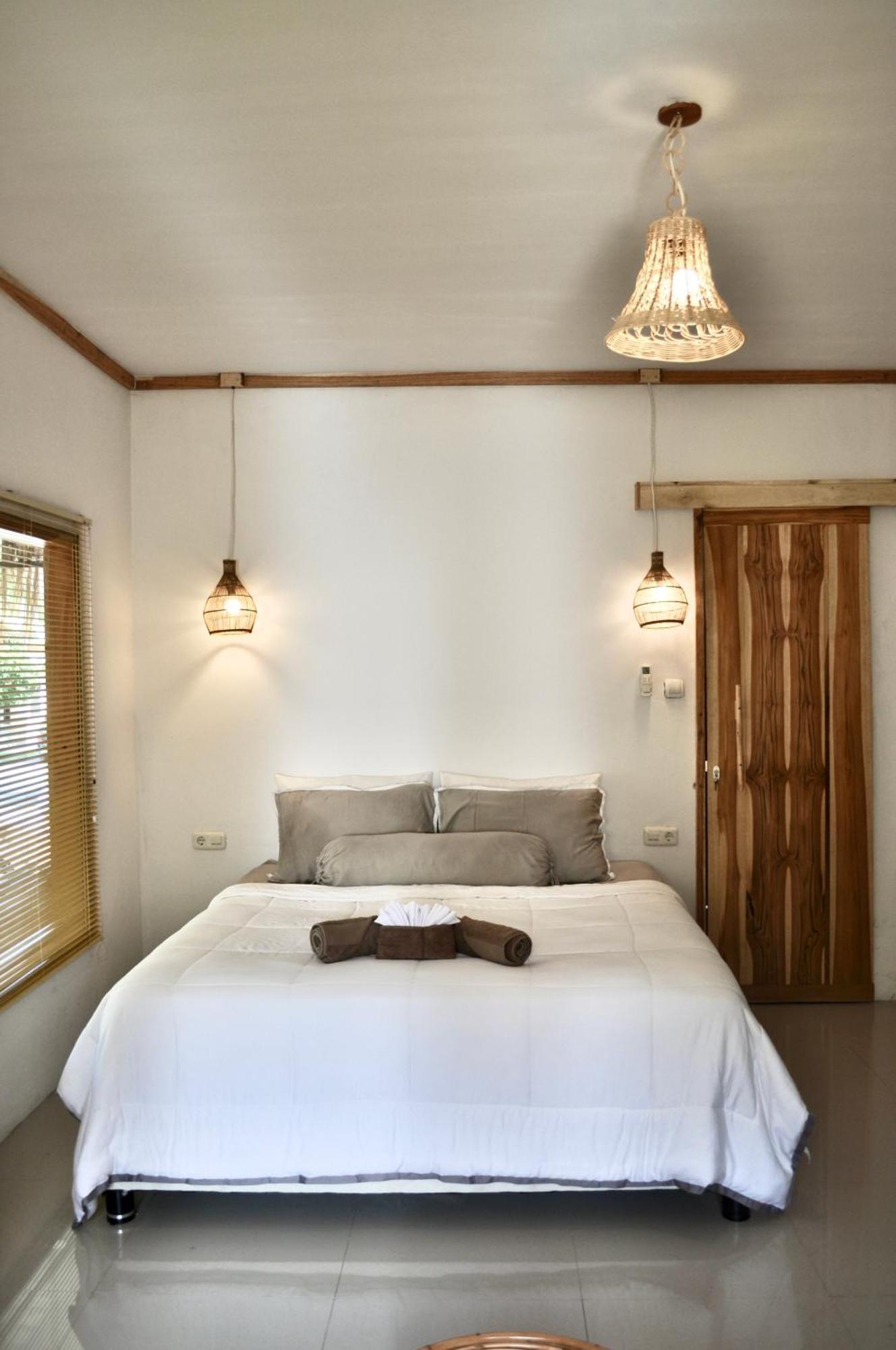 Ripbowl Guest House Selong Belanak Exteriör bild